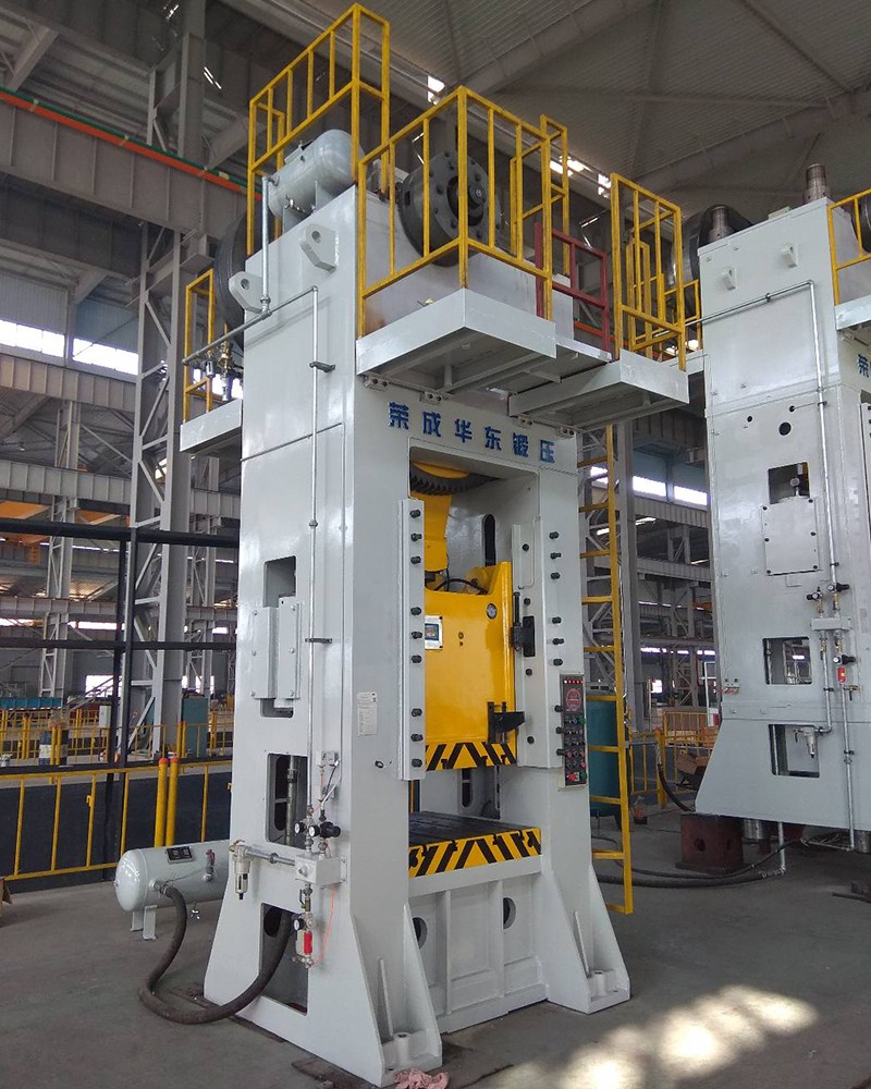 江蘇J31係（xì）列閉式單點單動機械壓力機