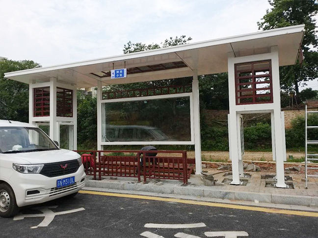 湖南嶽陽市公交站台交付	