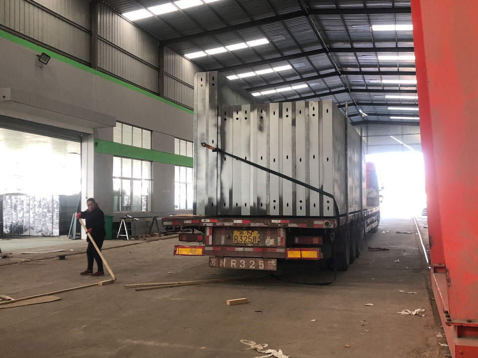 2021.11.23美（měi）城街具發（fā）往三亞第五車（chē）候車亭發貨記錄