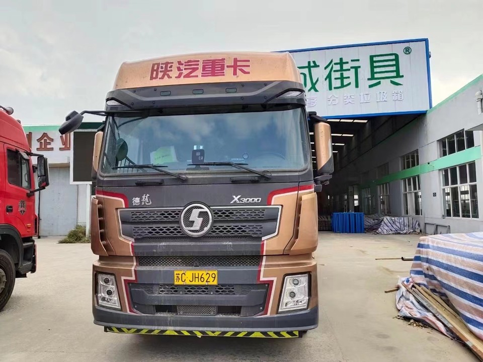 公交（jiāo）車候（hòu）車亭（tíng）發貨圖