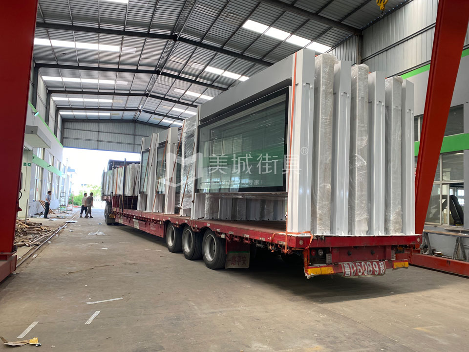 2022.7.1號美城街具供應徐州（zhōu）公交候車亭發貨現場（chǎng）