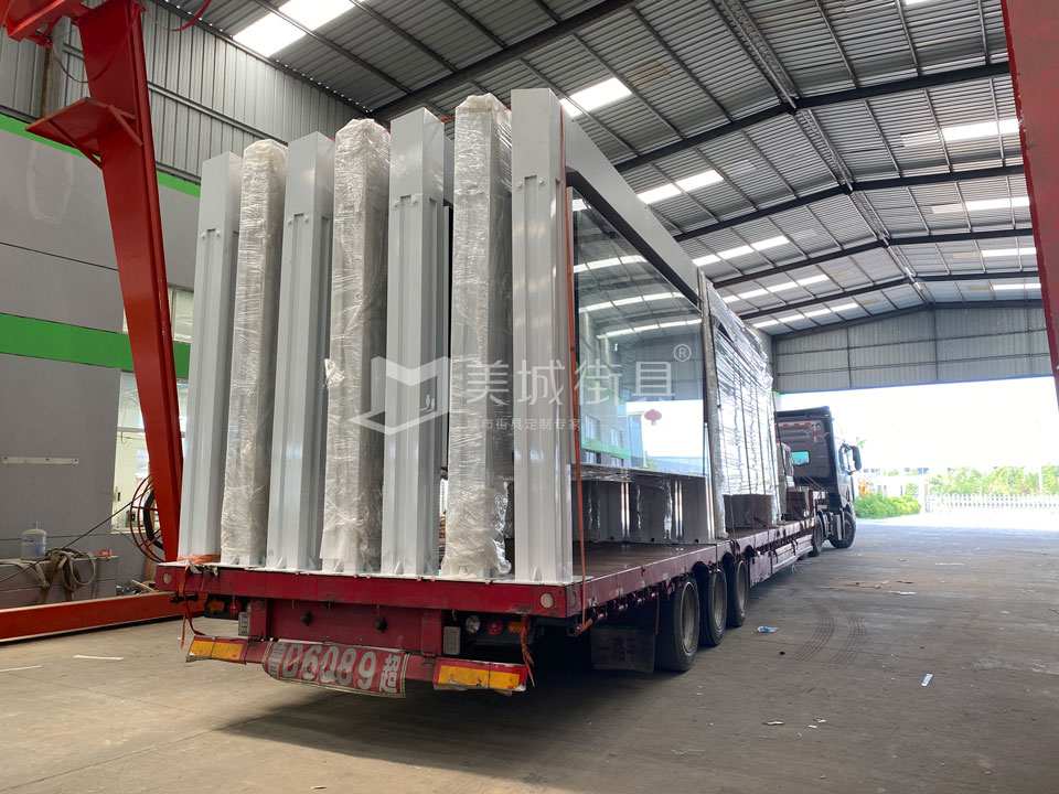 2022.7.1號美城（chéng）街具供應（yīng）徐州公交候車亭發貨現（xiàn）場（chǎng）