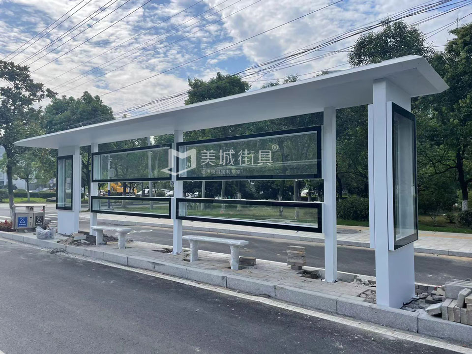 2022.9.8美城街具供應安徽金寨公交（jiāo）候車亭安裝實物圖