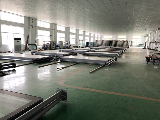 江西鷹（yīng）潭公交候車亭	