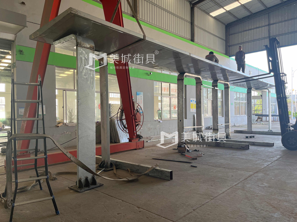 2023.12.3美城街具生（shēng）產候車亭實物圖
